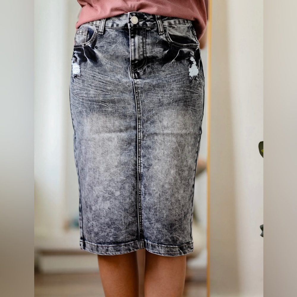 Blackwash denim skirt